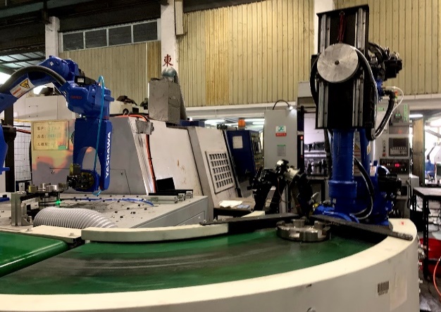 Robotic conveyor handling